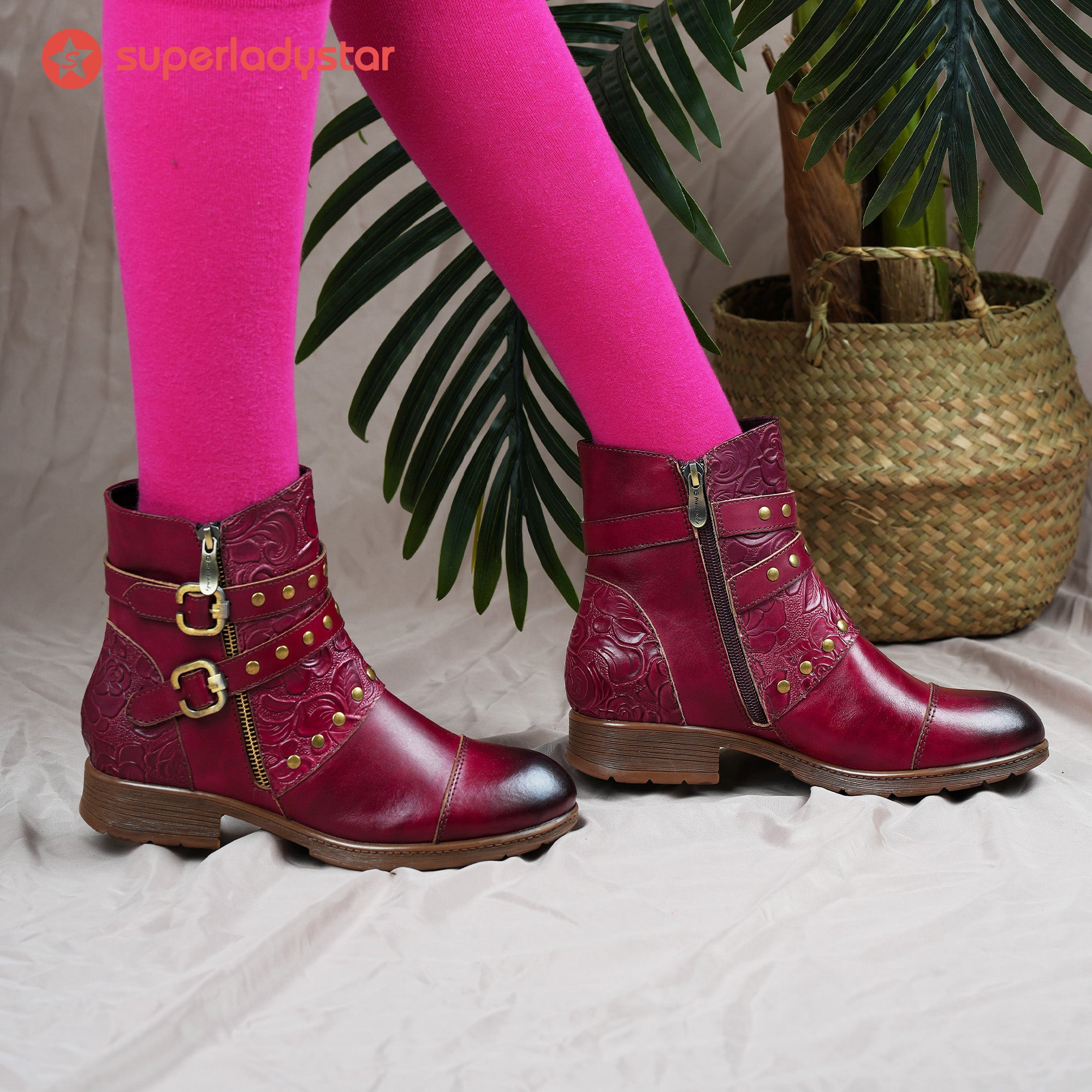Botas de tornozelo de fivela de fivela em relevo