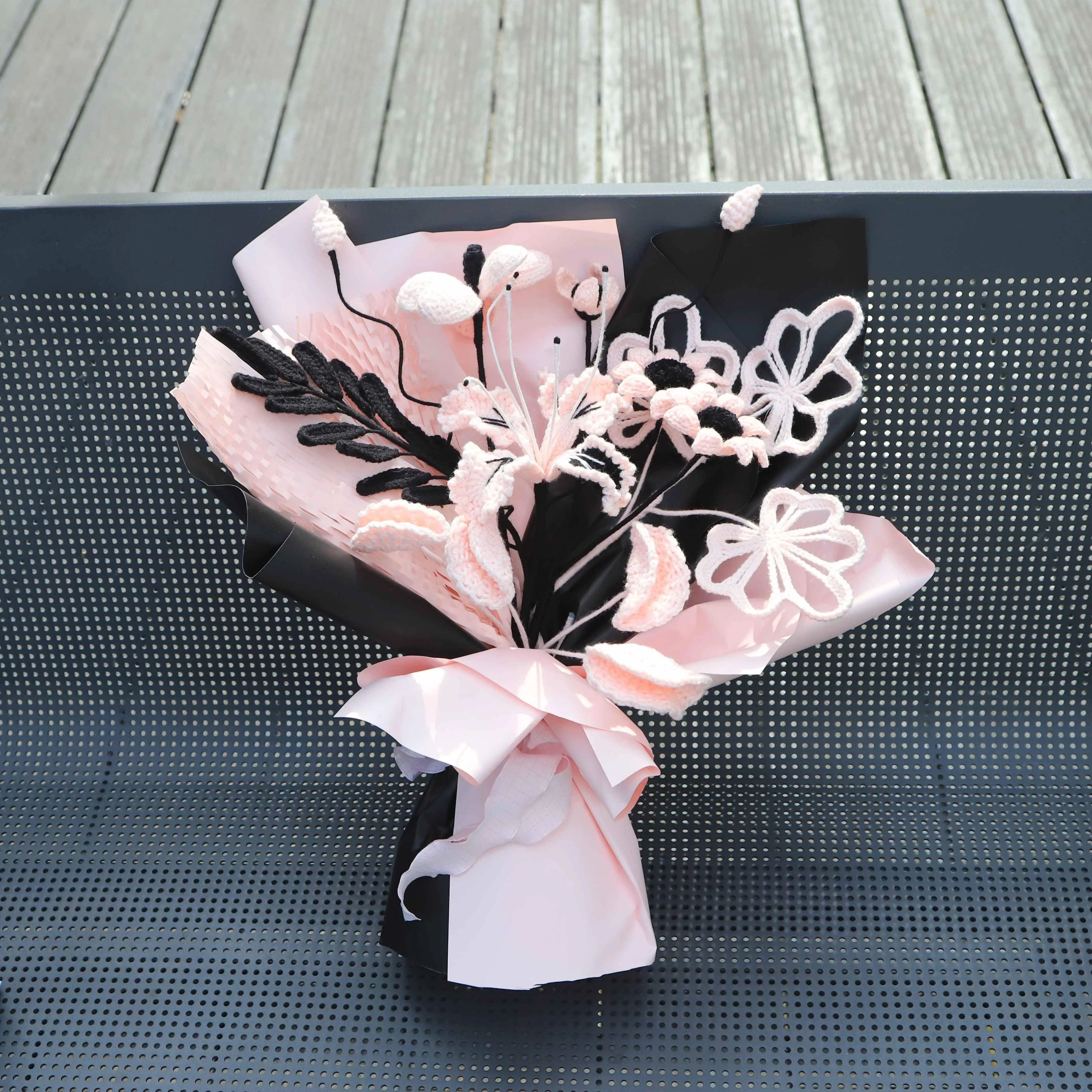 Handmade Knitted Mixed Handheld Bouquet