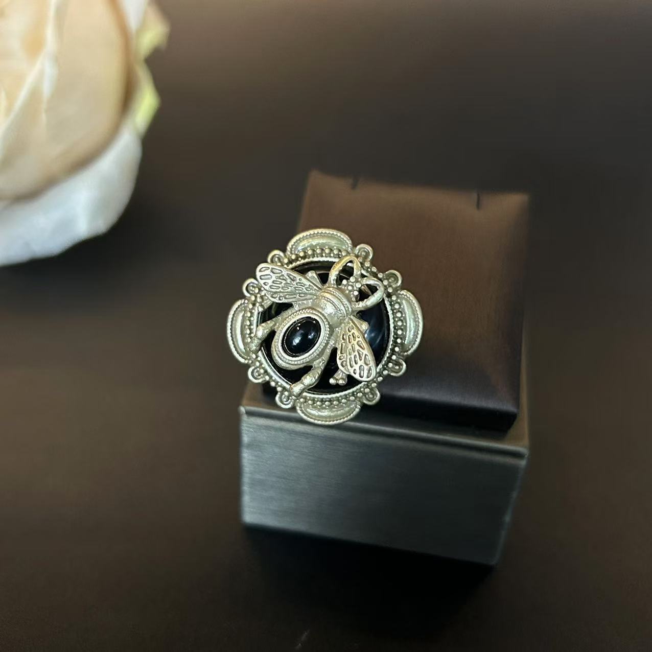 Antique Bee Art Glass Ring