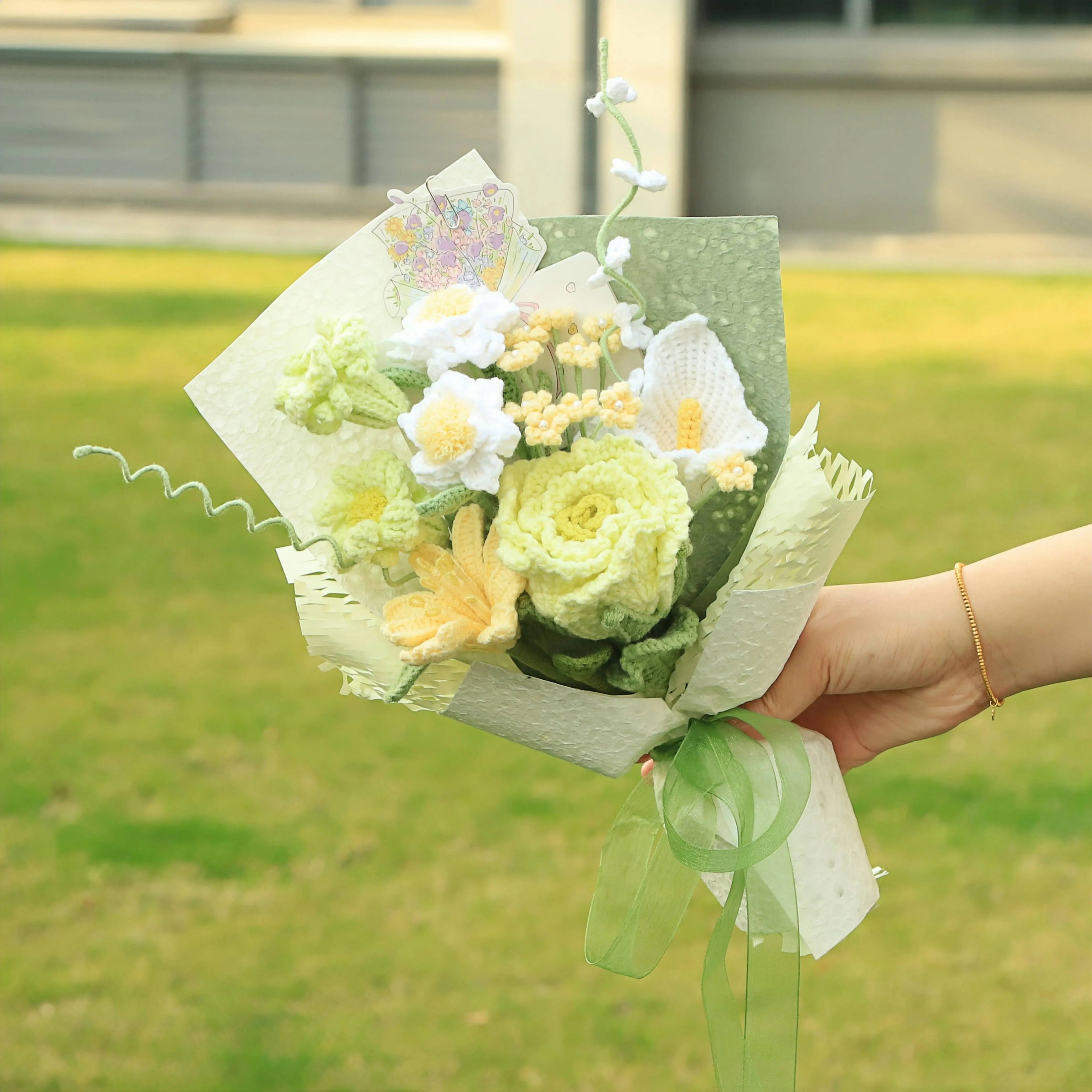 Premium Handmade Rose Yarn Bouquet
