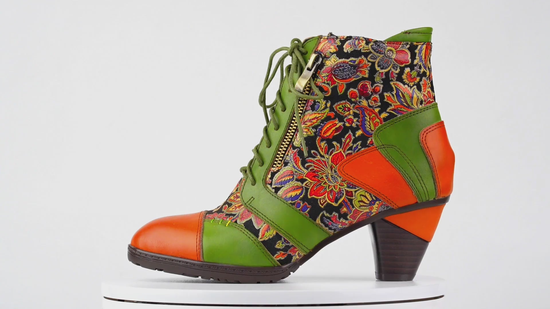 Botas de retalhos de couro feitas à mão retro