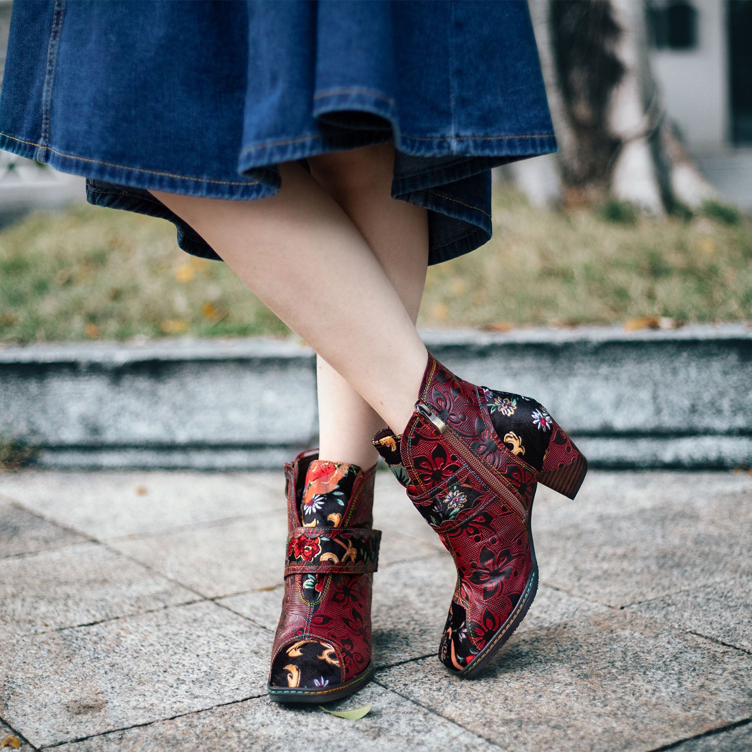 Botas de couro estampadas florais vintage