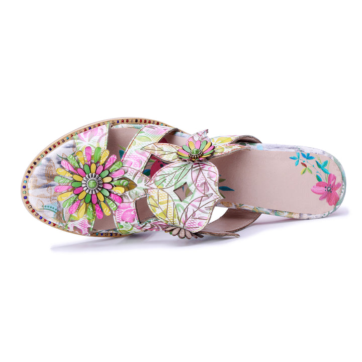 Sandalias vibrantes con abertura floral en 3D