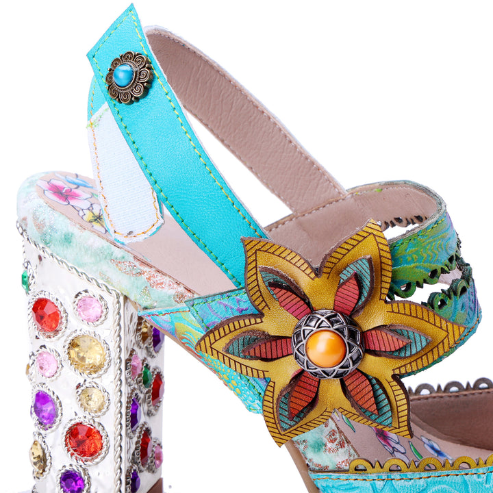 Boho-Blumen-Sandalen mit verziertem Absatz