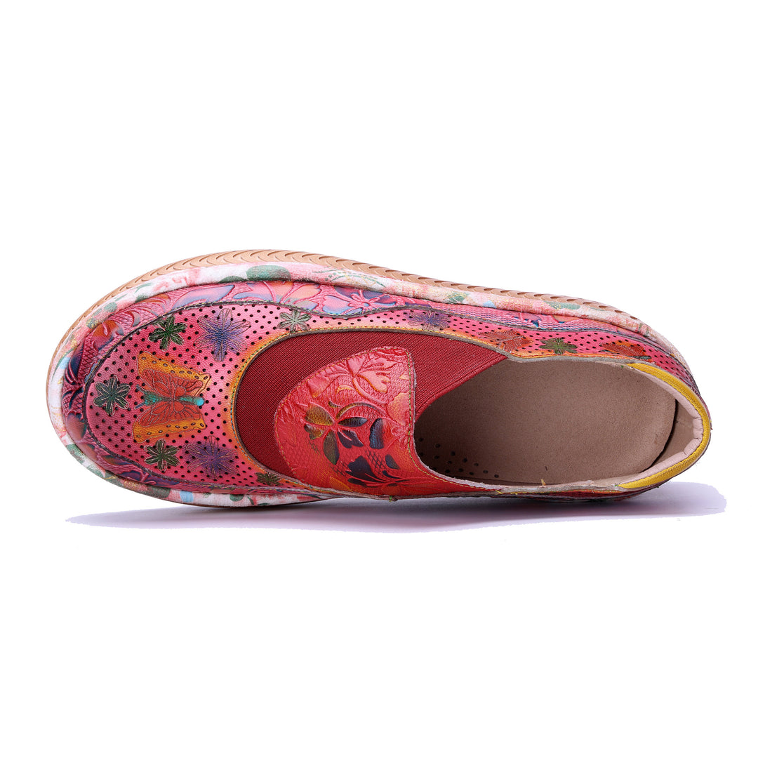 Rote Slip-On-Schuhe mit Blumenmuster und Plateausohle