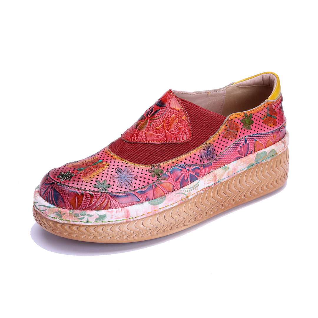 Rote Slip-On-Schuhe mit Blumenmuster und Plateausohle
