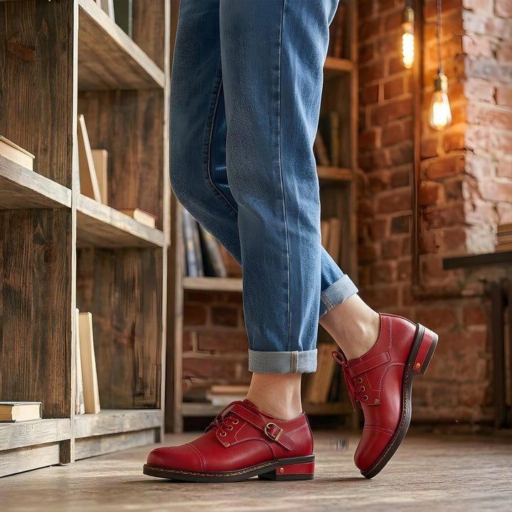 Purpurrote klassische Oxford-Flachschuhe