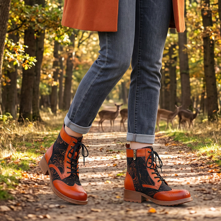 Botins florais com cadarço laranja queimado