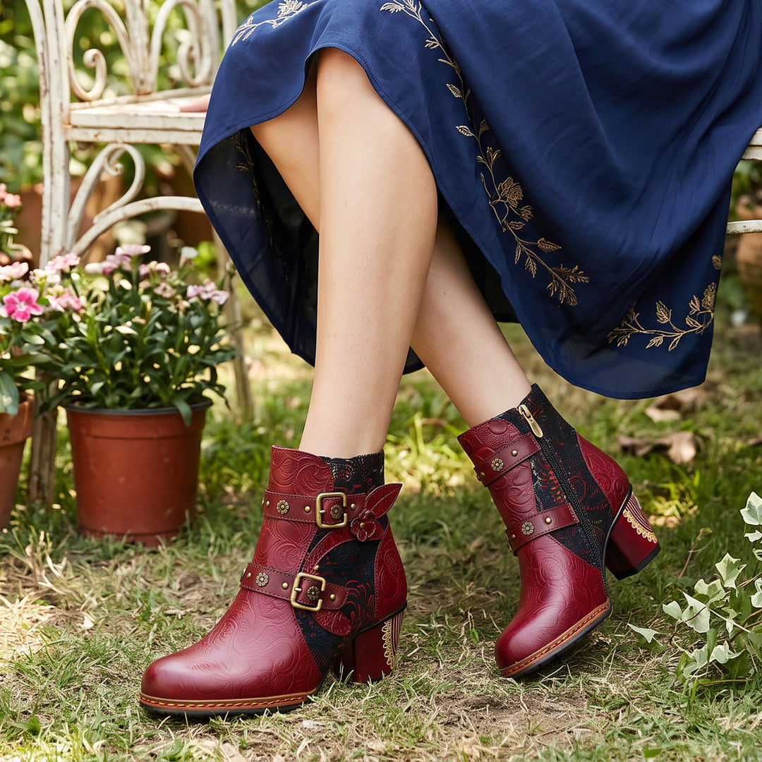 Vintage-Stiefeletten aus Leder mit kunstvoller Blumenprägung