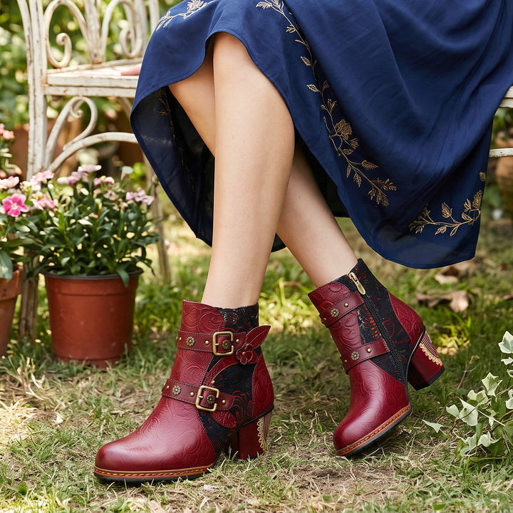 Vintage-Stiefeletten aus Leder mit kunstvoller Blumenprägung