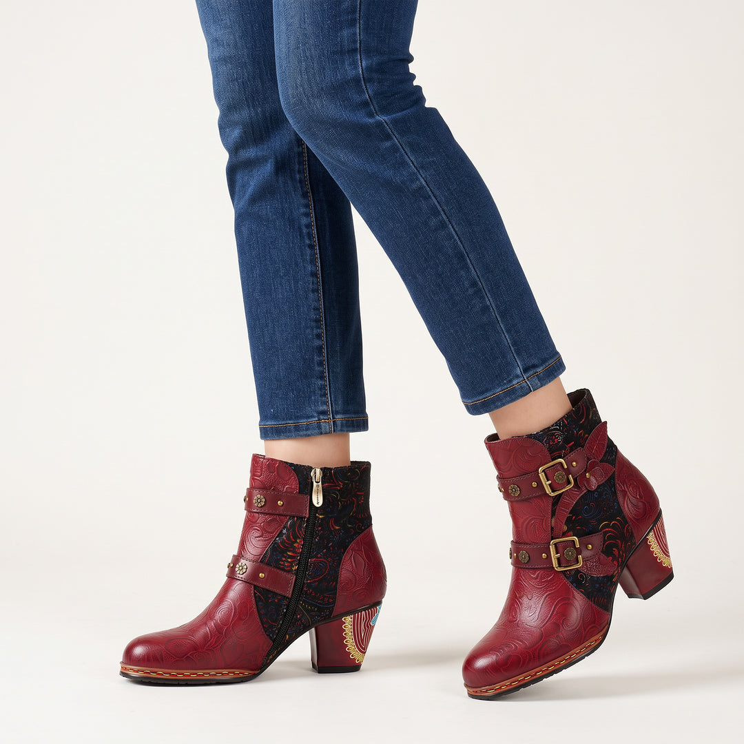 Vintage-Stiefeletten aus Leder mit kunstvoller Blumenprägung
