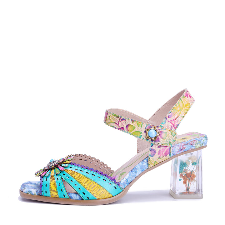 Lebhafte florale Sandalen mit transparentem Absatz