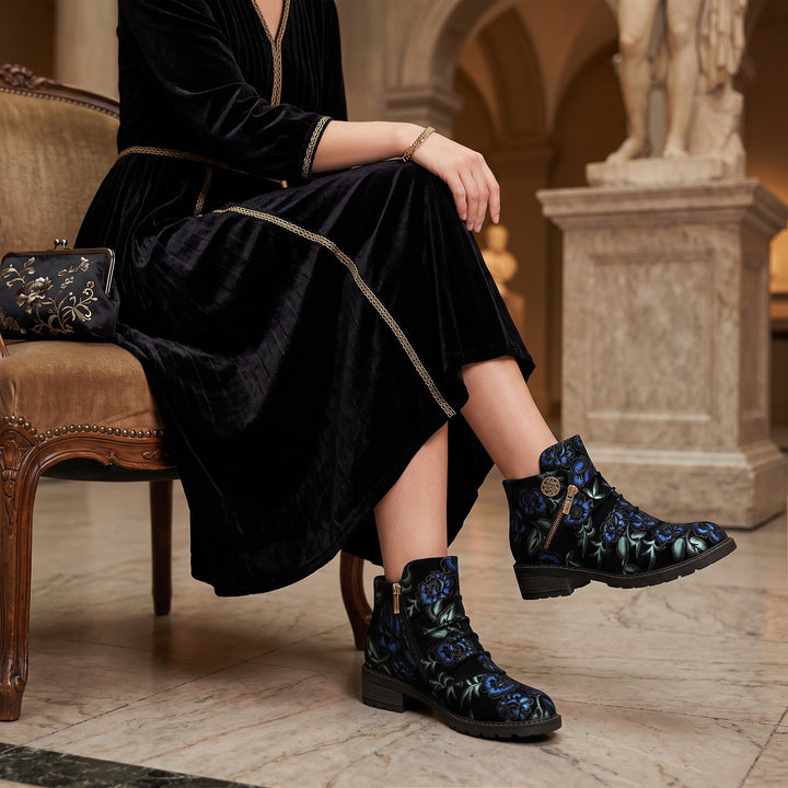 Botins florais de veludo meia-noite