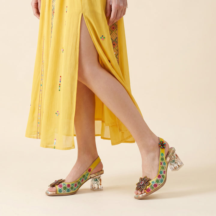 Slingback-Sandalen mit Blumenmuster und transparentem Absatz