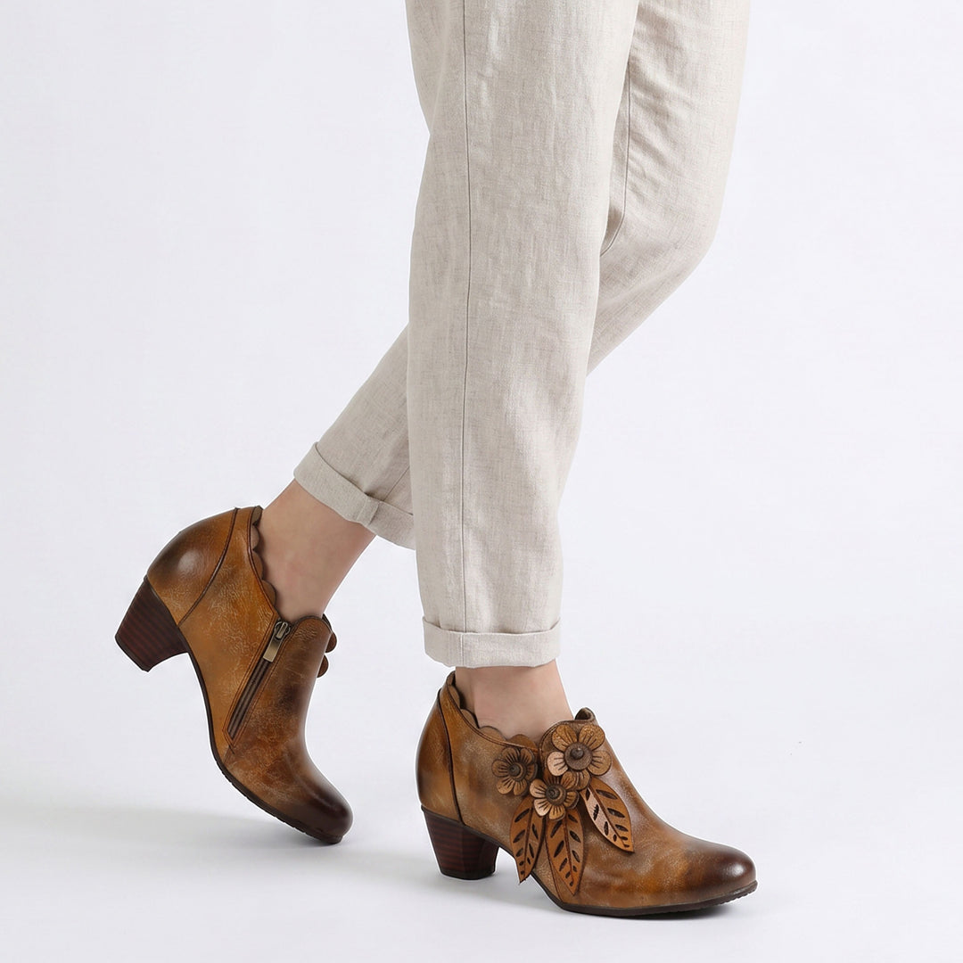 Retro handgefertigte Blumenleder mit niedrigen Heelpumpen