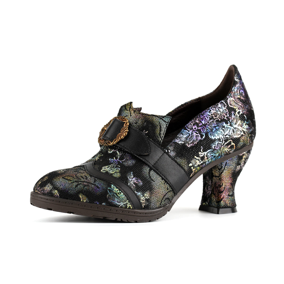 Pumps mit schillernder Eleganz und Schnalle