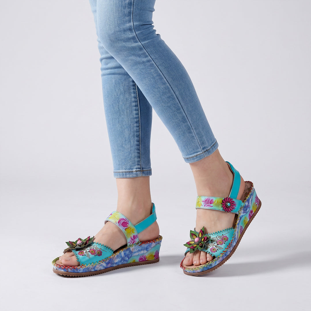 Handgefertigte türkisfarbene florale Keilsandalen