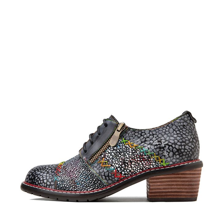 Scarpe pianeggianti in pelle fatta a mano