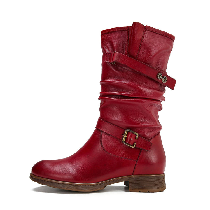 Botas de couro rasgadas à mão retro