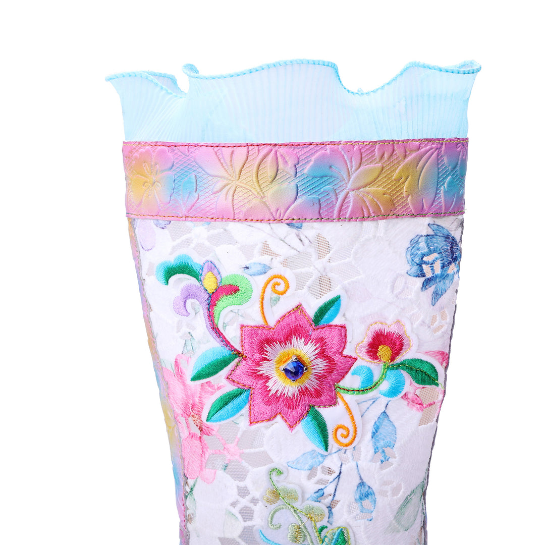 Bottes mi-mollet en dentelle brodée