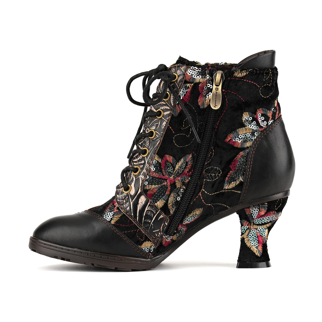 Botines de mariposa con cordones bordados