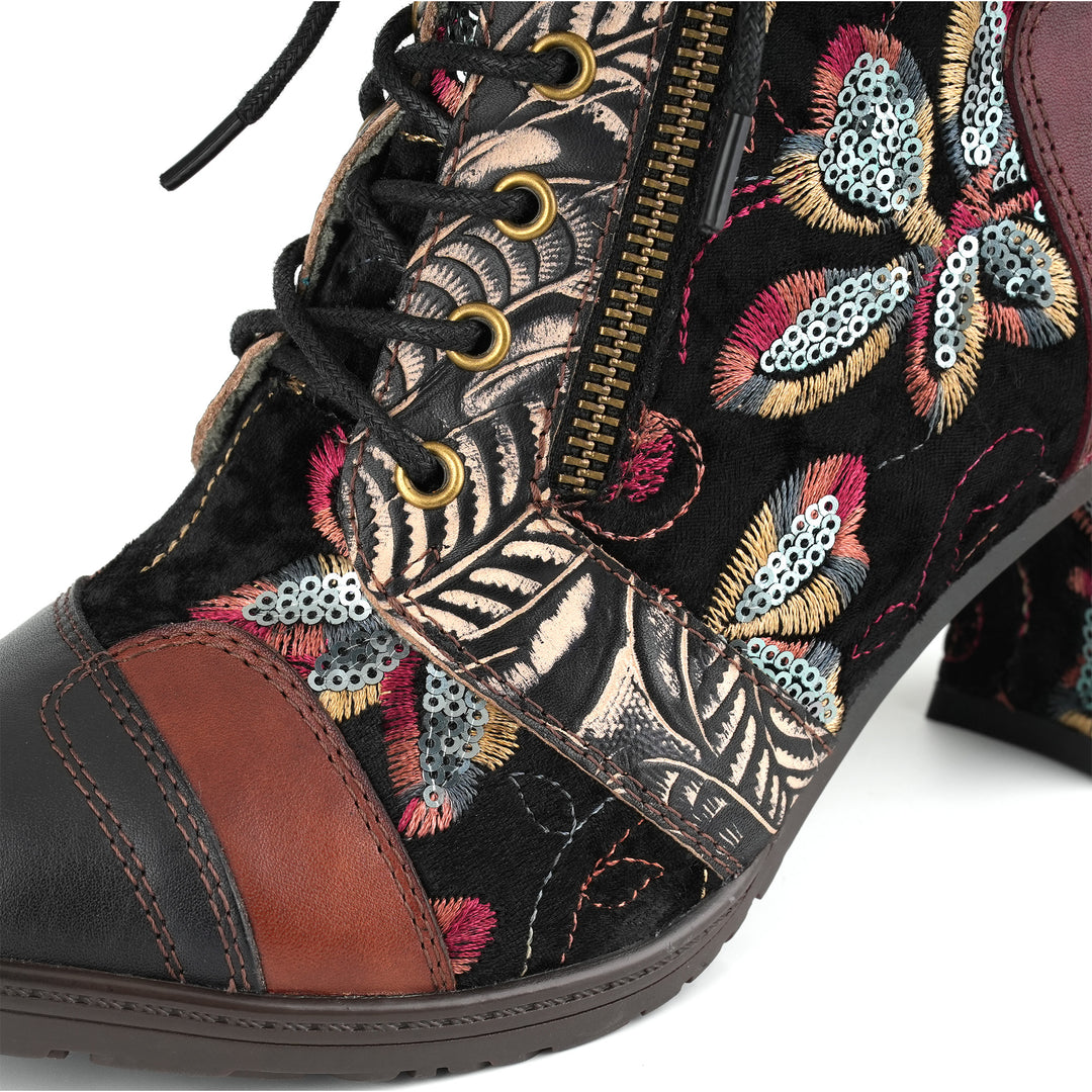 Botines de mariposa con cordones bordados