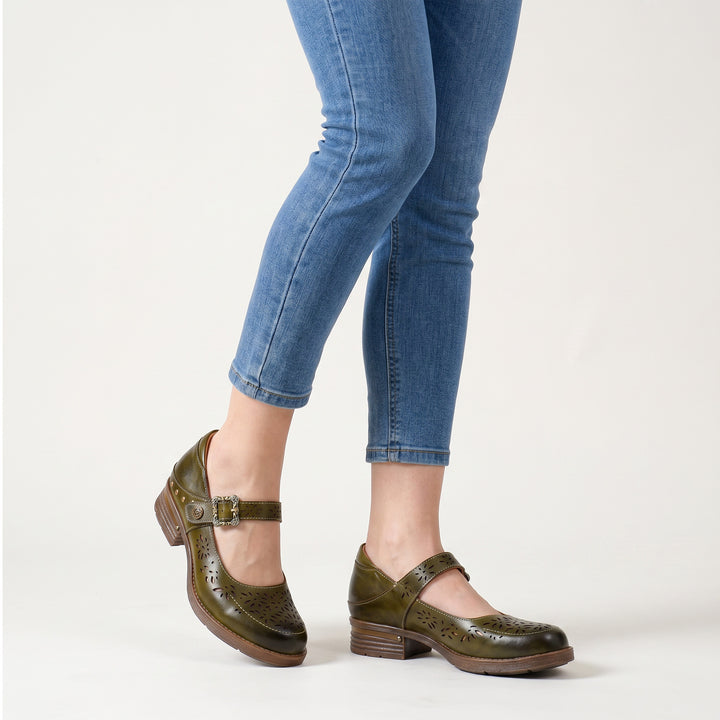 Vintage Cutout Mary Jane Shoes