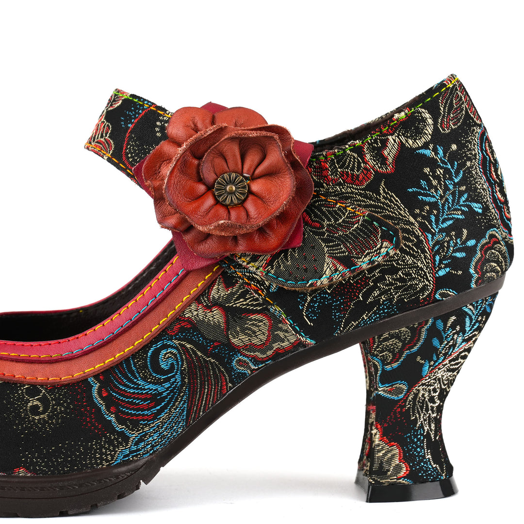 Blumenbestickte Mary-Jane-Pumps