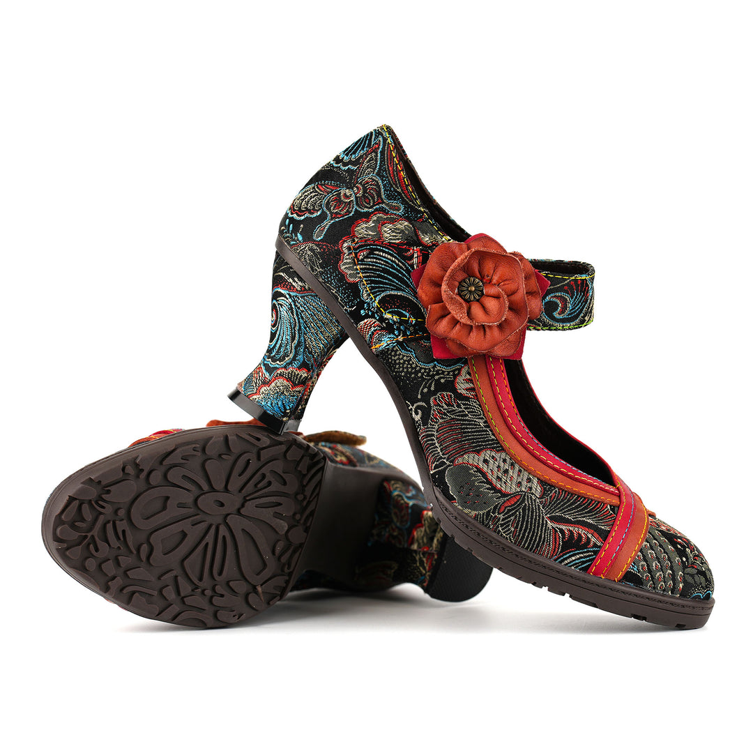 Blumenbestickte Mary-Jane-Pumps