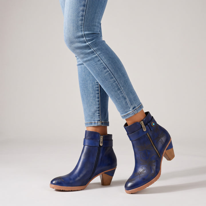 Vintage Leather Dragonfly Engraving Ankle Boots