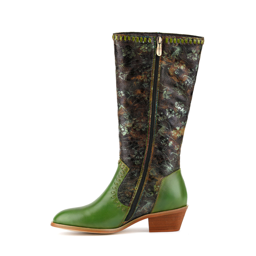 Botas florais em veludo e detalhes cravejados
