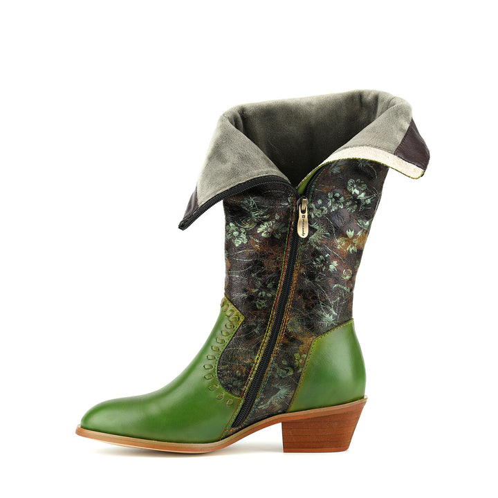 Botas florais em veludo e detalhes cravejados