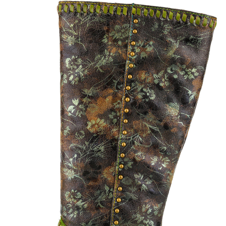 Botas florais em veludo e detalhes cravejados