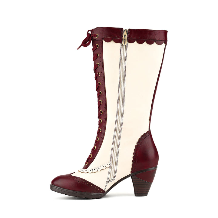 Weinrote und elfenbeinfarbene viktorianische Stiefel