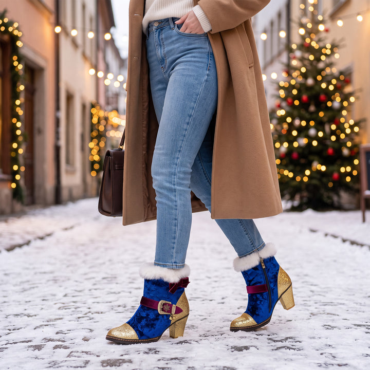 Samt-Stiefeletten mit Weihnachtsanhänger
