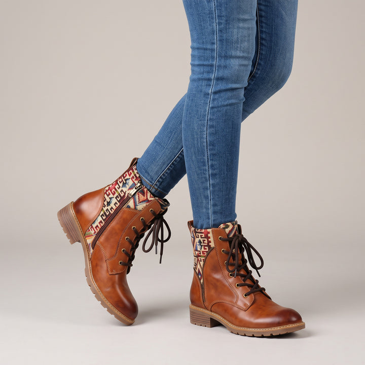 Handgefertigte Vintage-Stiefeletten mit Stammesmuster