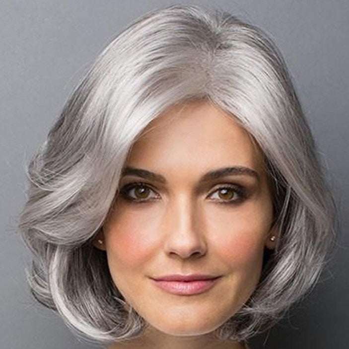 Perruque de cheveux gris argenté moelleux et réaliste et réaliste