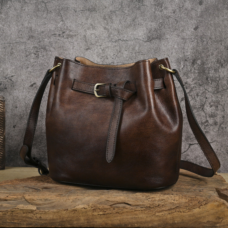 Bolso de hombro de color liso de piel de vaca hecho a mano