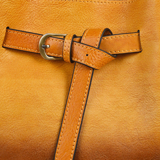 Bolso de hombro de color liso de piel de vaca hecho a mano