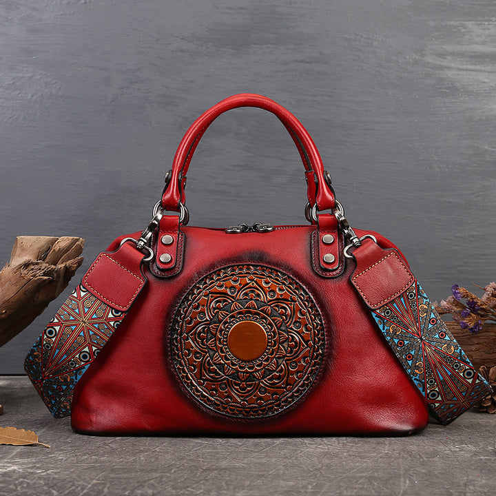 Vintage-Tasche mit Mandala-Prägung und Henkel