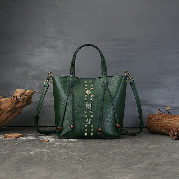 Böhmische Handtasche aus echtem Leder mit Nieten