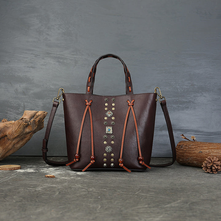Böhmische Handtasche aus echtem Leder mit Nieten