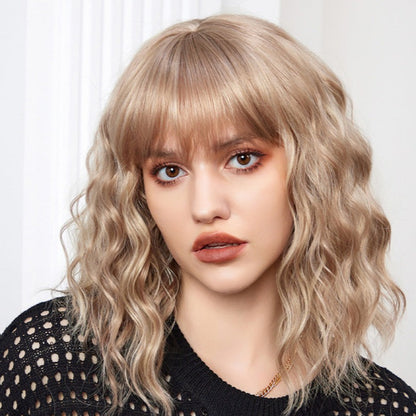 Fashionable Short Bob Curly Wig