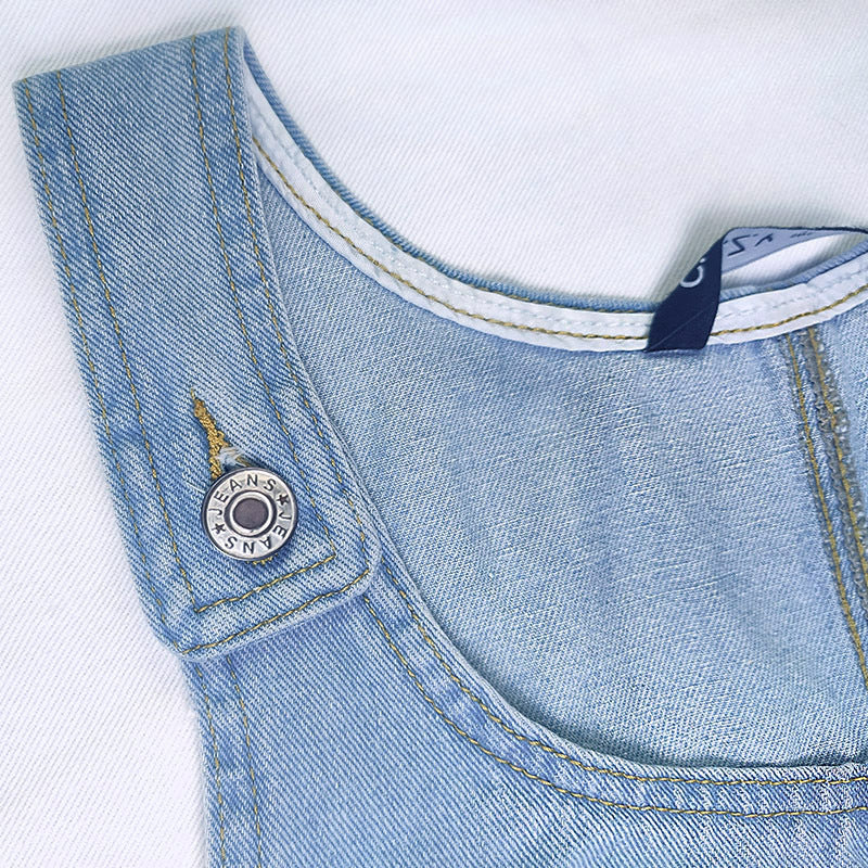 Lässiges Denim-Overall-Minikleid