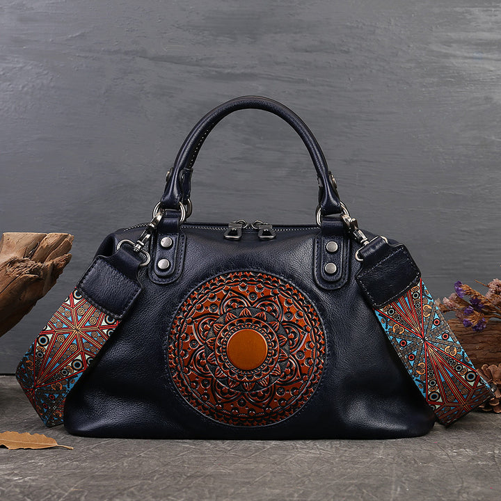 Vintage-Tasche mit Mandala-Prägung und Henkel