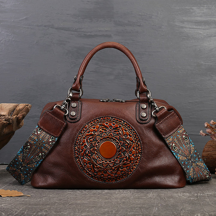 Vintage-Tasche mit Mandala-Prägung und Henkel