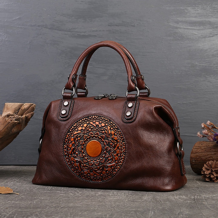 Vintage-Tasche mit Mandala-Prägung und Henkel