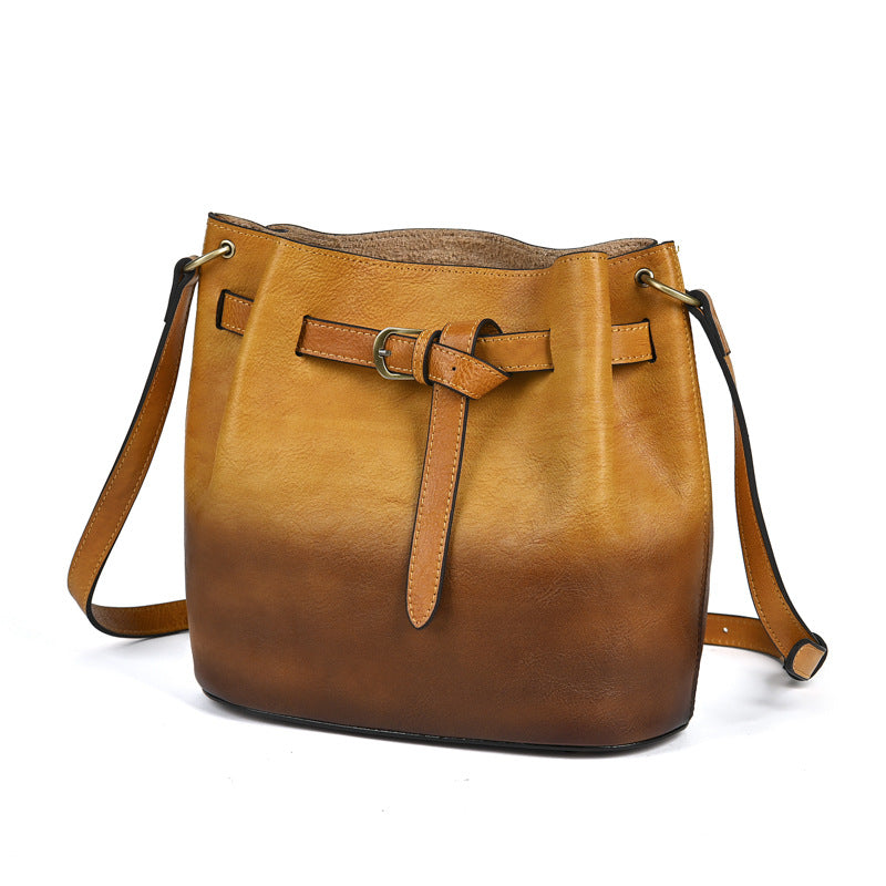 Bolso de hombro de color liso de piel de vaca hecho a mano