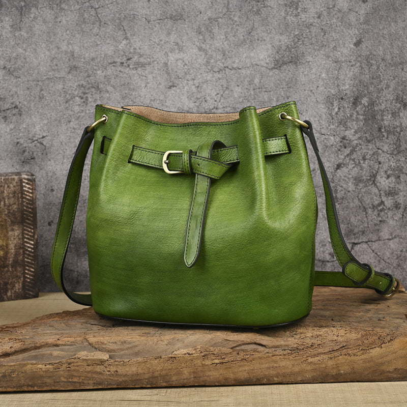 Bolso de hombro de color liso de piel de vaca hecho a mano