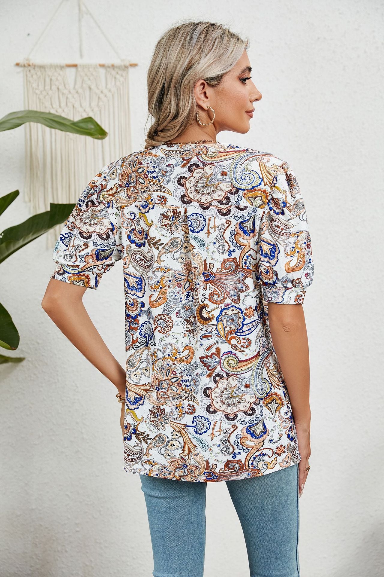 Loose Fit V-neck Printed T-shirt